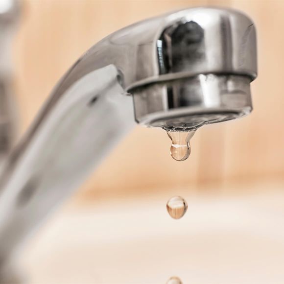 Tropfender Wasserhahn